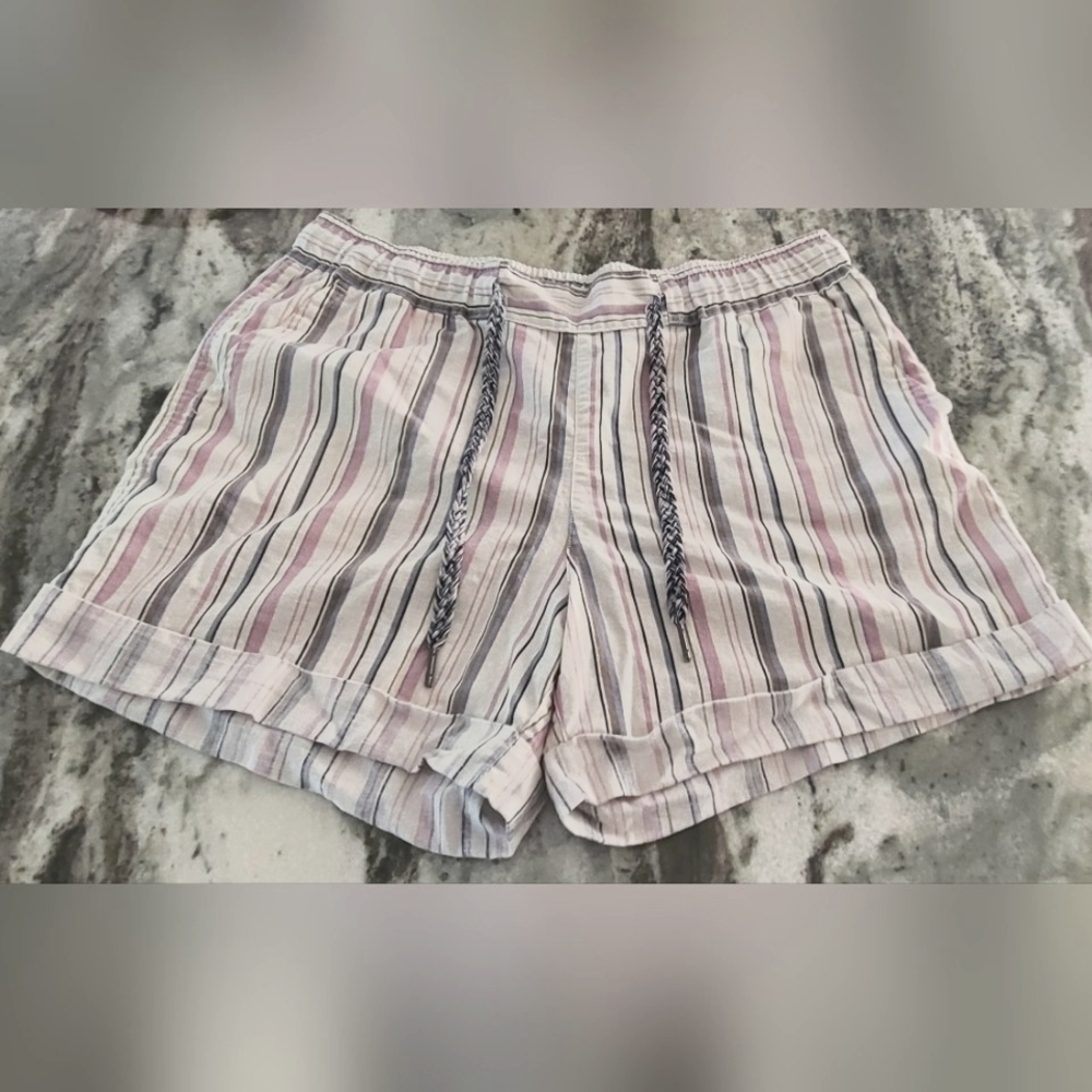 Eddie Bauer Linen Cotteon Stripped Shorts. Size L